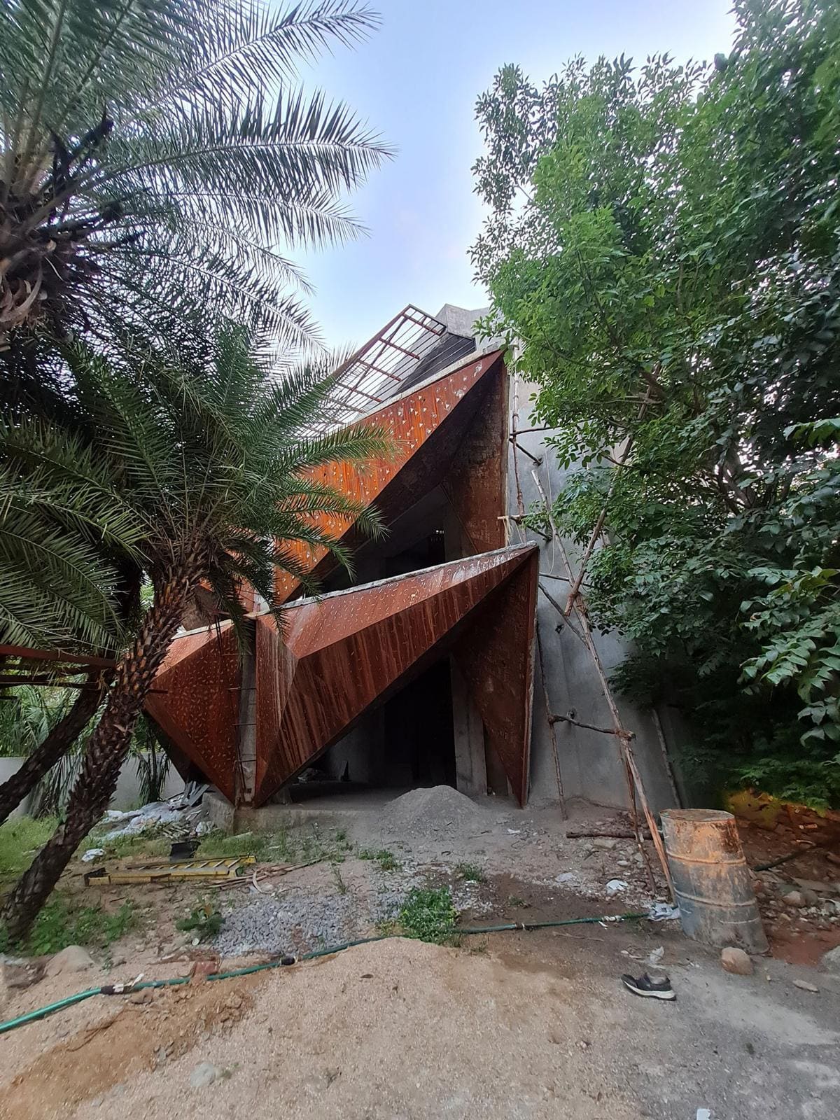 Corten Steel House, Hyderabad, photo 1 of 3